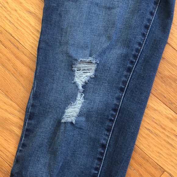 Celebrity Gold Skinny Stretch w/ Distressing - Excellent! - Picture 8 of 16